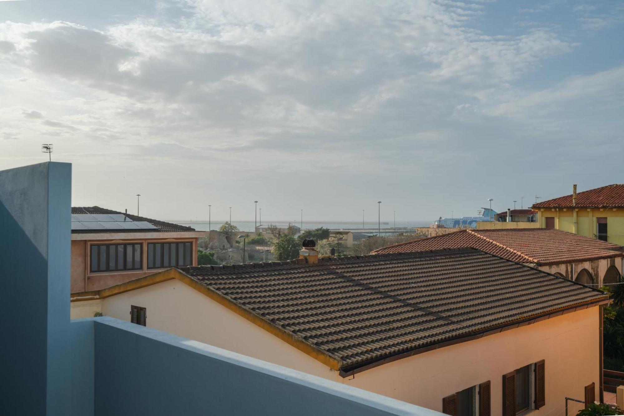 Il Faro Apartment Porto Torres Bagian luar foto